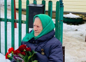 22 февраля с наступающим Днем защитника Отечества поздравили ветерана Великой Отечественной войны Пелагею Алексеевну Кулябину 