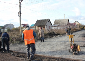По ул. Казанской в п. Казанском близится к завершению ремонт дороги.