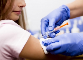 Управление Роспотребнадзора по Орловской области напоминает, что наиболее эффективным и доступным средством защиты от гриппа и его осложнений в настоящее время является вакцинация. 